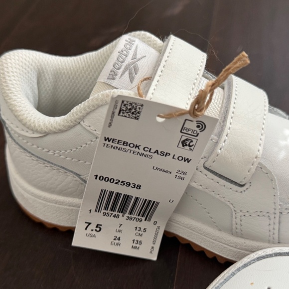 Toddler Reebok Sneakers- NWT - Picture 3 of 4